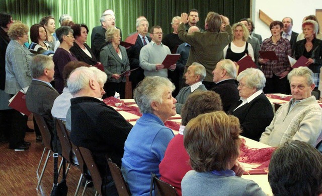 Regen Anklang findet der Seniorennachm...n des Eichener Gesangvereins gehren.   | Foto: Hans-Jrgen Hege