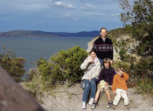 Seit drei Jahren in Tasmanien vor Aust...e und ihre Shne Vincent und Leonard.   | Foto: privat