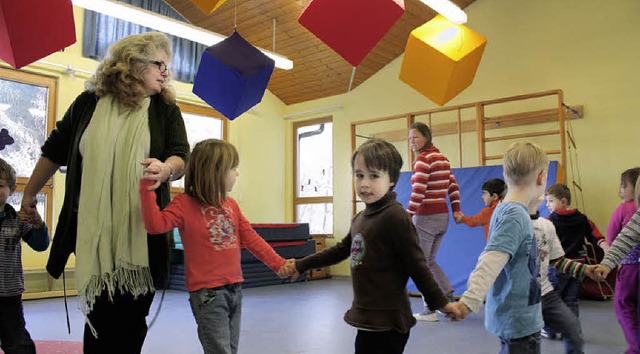 Auch der Tanz frdert das Lernen der Kindergartenkinder.  | Foto: Julia Jacob