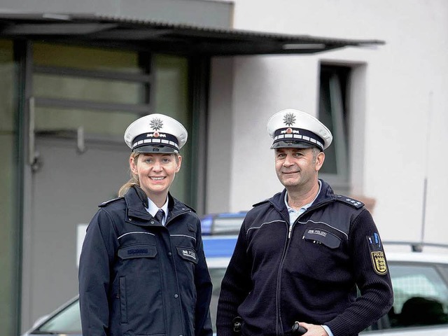 Sie haben gut lachen, denn sie haben d...s Bcheler vom Polizeirevier in Lahr.   | Foto: Christoph Breithaupt