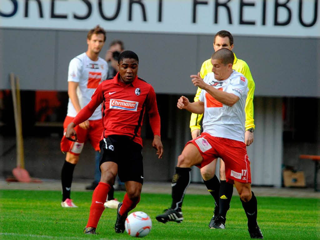 Cedric Makiadi gegen Dennis Hediger. Cedric Makiadi gegen Dennis Hediger.