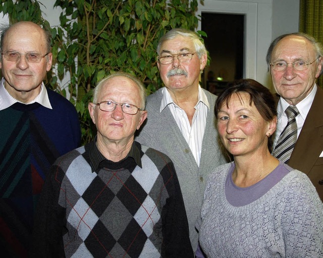 Dem Vorstand sprachen die Mitglieder d...ter, Ursula Bhler und Adolf Wunderle   | Foto: Alfred lins