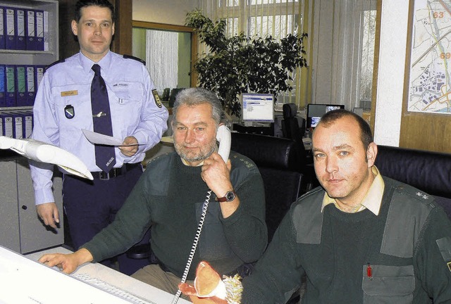 Im Dienst auf dem Polizeirevier Waldsh...el, Alexander Danner und Markus Baier.  | Foto: Martin