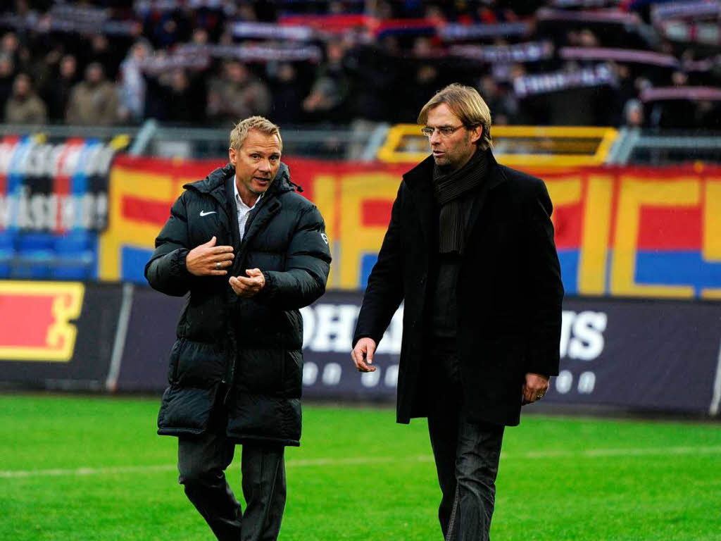 Basels Trainer Thorsten Fink (links) und sein Kollege Jrgen Klopp aus Dortmund