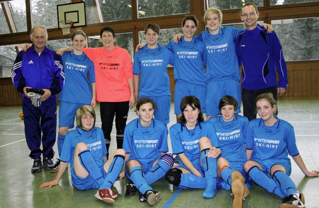 Stolze Siegerinnen: Die Oberliga-Fuba...rten die Futsal-Bezirksmeisterschaft.   | Foto: dieter Maurer