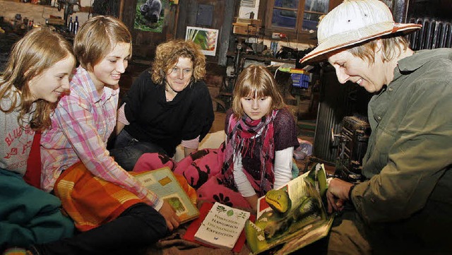 Martina Engel (rechts) fhrt die &#8222;Expedition in den Dschungel&#8220; an.   | Foto: Heidi Fssel