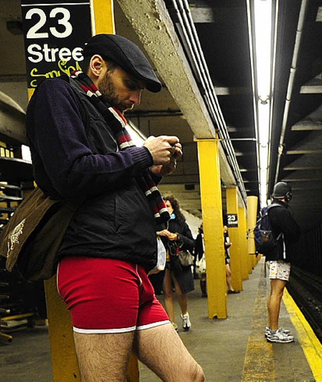 Keine Angst vor Klte: ein U-Bahn-Fahrgast in New York  | Foto: AFP