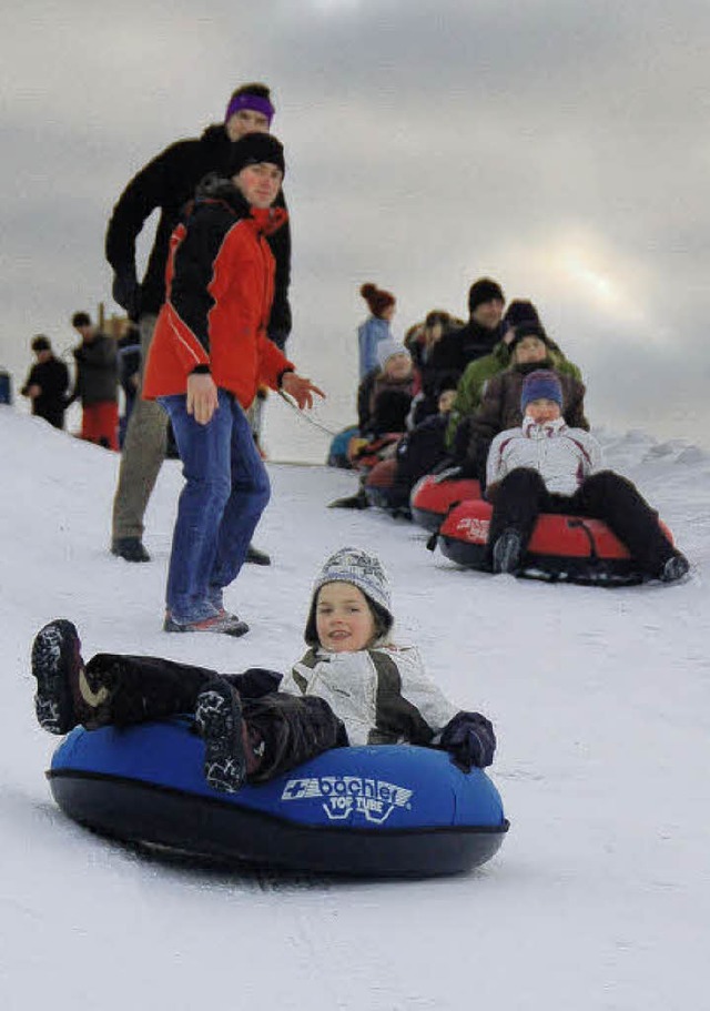 Snowtubing in Bernau erfreut sich wachsender Beliebtheit.   | Foto: Blum