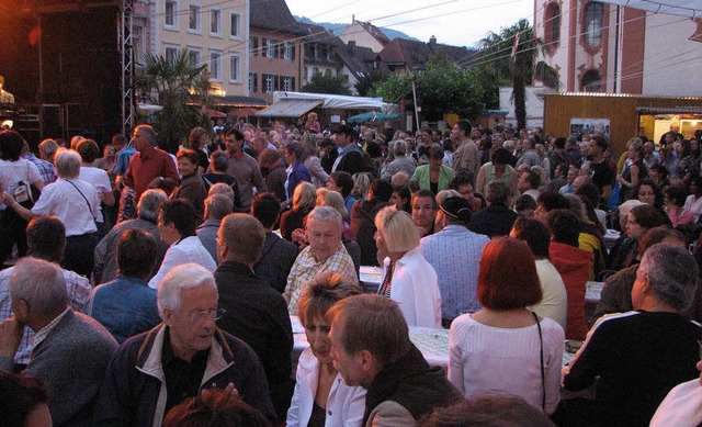 Das Brckenfest ist stets ein Publikum...om Marketingverein Pro Bad Sckingen.   | Foto: Archivfoto: Hildegard Siebold