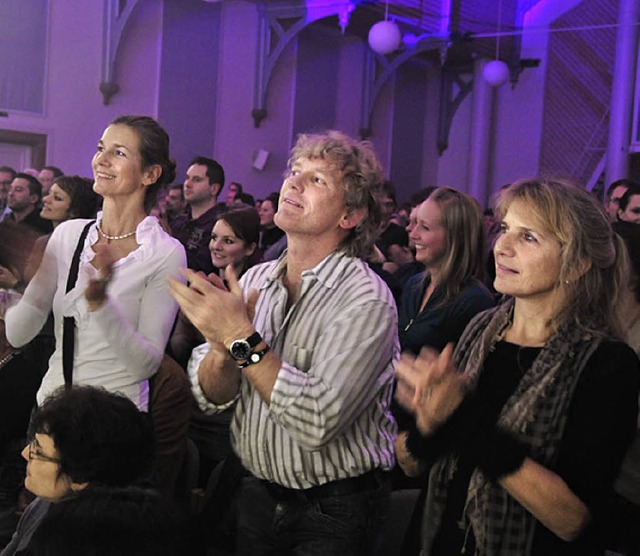 Gingen begeistert mit: Die Zuhrer in der voll besetzten Steinhalle.  | Foto: Dieter Erggelet