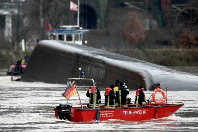 Rheinschiff mit Schwefelsure gekentert – Zwei Vermisste