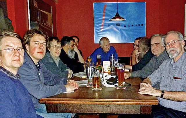 Der Freiburger Wikipedia-Stammtisch bei seinem 49. Treffen im Dezember 2010.  | Foto: privat