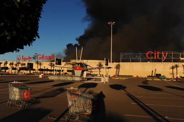 Tunesien: Brände, Plünderungen und ein neuer Präsident