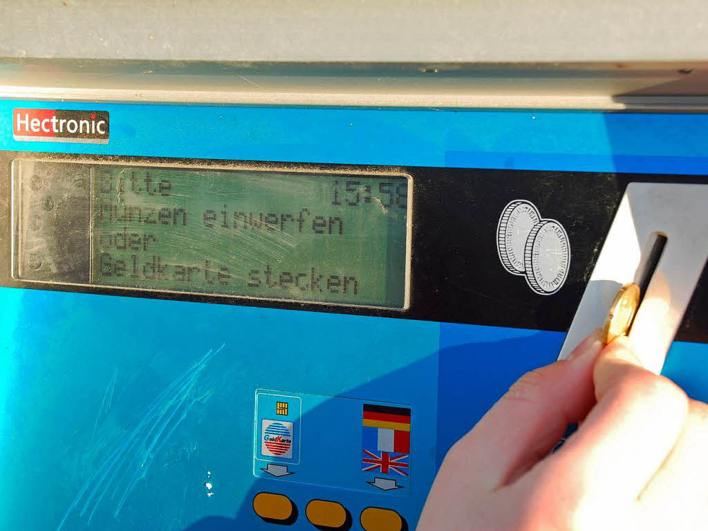 1 Minute vor der Zeit: Parkscheinautomat am Rotteckring