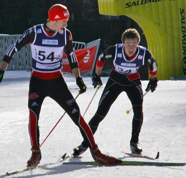 Pechvogel Michael Fehrenbach (rechts) ...lt im Staffelrennen auf Florian Notz.   | Foto: Erhard Goller