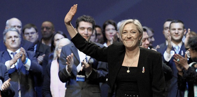 Die neu gewhlte Vorsitzende des Front...l, Marine Le Pen, am Sonntag in Tours   | Foto: AFP