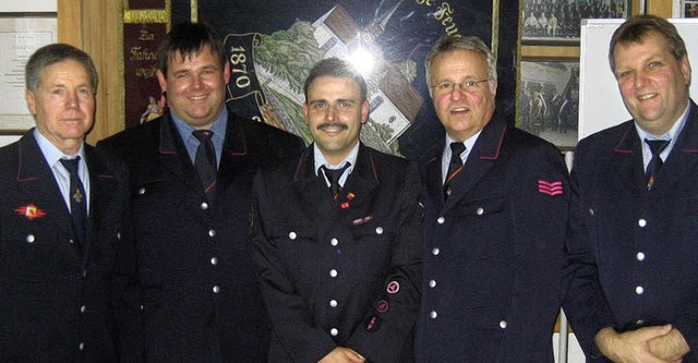 Die neue und alte Feuerwehrfhrung bei...mmandant Manfred Laatsch (von links).   | Foto: Feuerwehr Schliengen