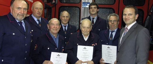 Ehrungen bei der Feuerwehr Sasbach (vo...r, Karl Helbling und Jrgen Scheiding   | Foto: Roland Vitt