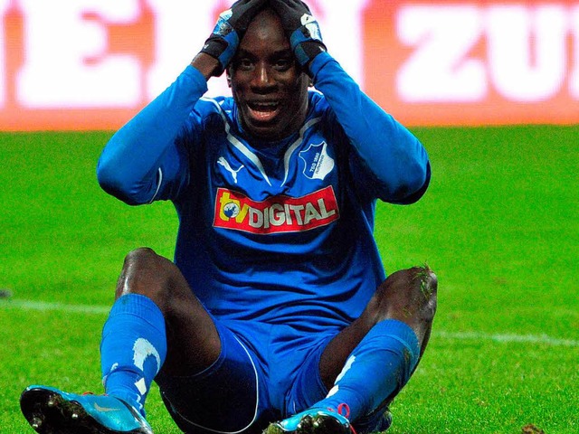 Streikt in Hoffenheim, weil er nach England will: Strmer Demba Ba.  | Foto: dpa