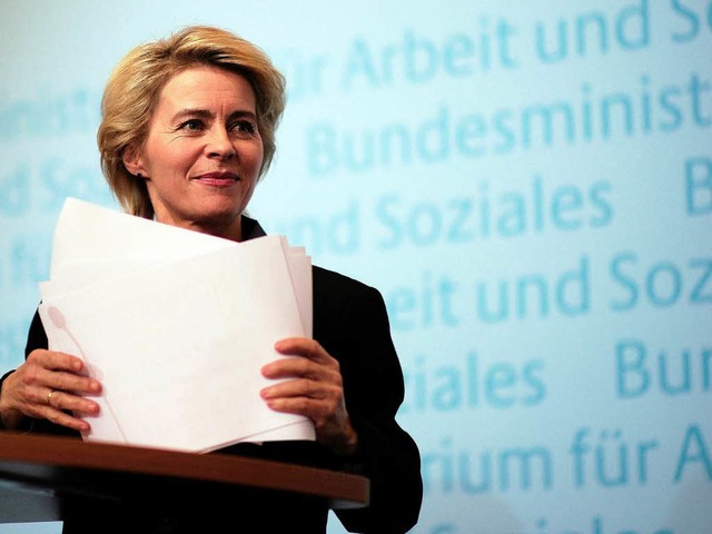 Bundesarbeitsministerin Ursula von der... Selbstverpflichtungen der Wirtschaft.  | Foto: dpa