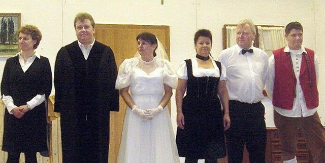 Die Laientheatergruppe des VfR Kirchho... &#8222;Die lustige Brautnacht&#8220;.  | Foto: Nicole Rosenthal