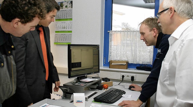 Thomas Ackermann, Matthias Gutbrod,  M...ber die schnelle Internetverbindung.   | Foto: theo weber