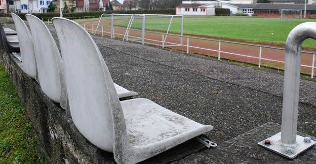 Das Jahnstadion erlebt einen zweiten F...nn der SV Nollingen dorthin ausweicht.  | Foto: Ralf Staub