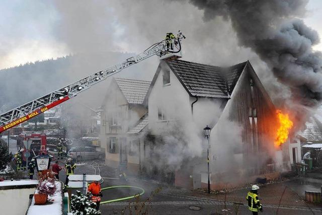 Feuer zerstrt Wohnhaus in Schweighof