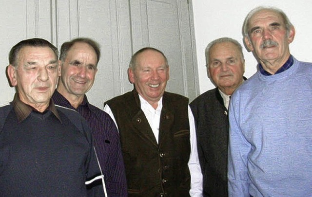 Jubilare (von links): Alois Muck, Will...tt und Erich Ngele  40 Jahre im MVI.   | Foto: Jo Hgg