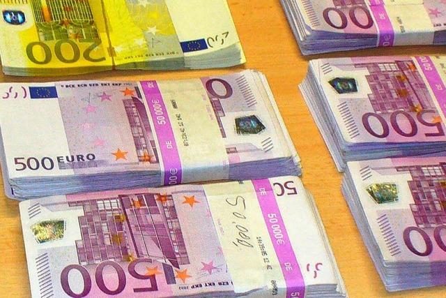 71-Jhriger schmuggelt 330.000 Euro in der Reisetasche