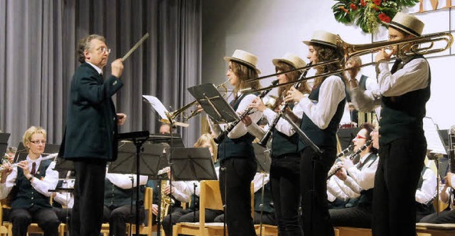 Beim Konzert unter der Leitung von Pet...iker als Solisten ihren Auftritt.       | Foto: Hge