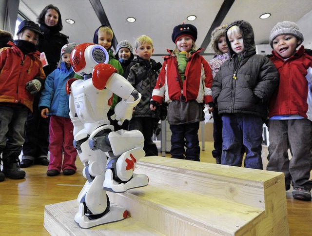 Auch Roboter knnen Treppen steigen. D...stitut fr Informatik sind begeistert.  | Foto: Ingo Schneider
