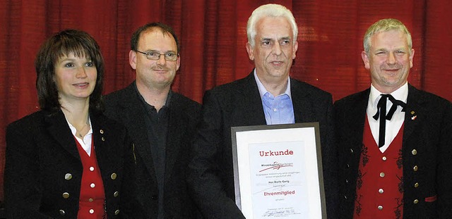 Moritz Gerig (Zweiter von rechts) wurd... (rechts), Stefan Ruf und Daniela Gut.  | Foto: benjamin bohn