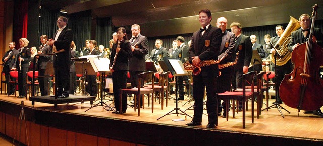 Toni Scholls Orchester hatte sich den Beifall redlich verdient.   | Foto: Marion Pfordt