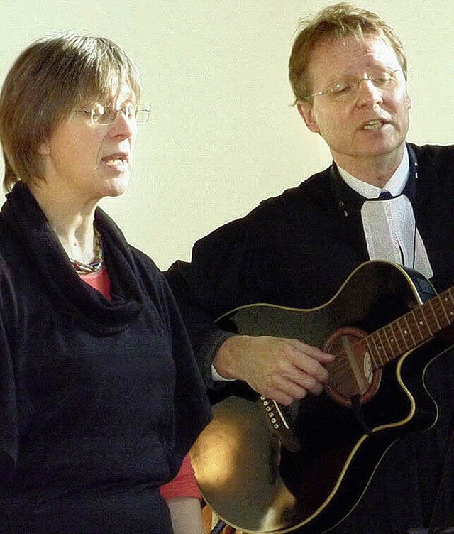 Mit einem musikalischen Gru verabschi... seine Frau von der Mrkter Gemeinde.   | Foto: Privat