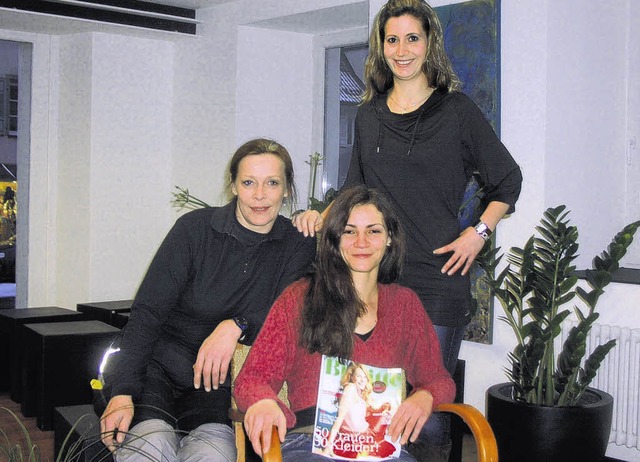 In der neusten Ausgabe der Frauenzeits...ld, Josefine Mack und Birgit Albert.    | Foto: Lendle