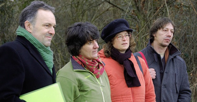 Josha Frey brachte Gisela Splett nach ...e Haug und BUND-Mitglied Peter Weber.   | Foto: Ralf Dorweiler