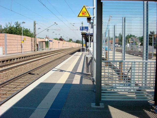 In Eimeldingen kann nun auch die Lrms...der Ostseite der Gleise gebaut werden.  | Foto: langelott