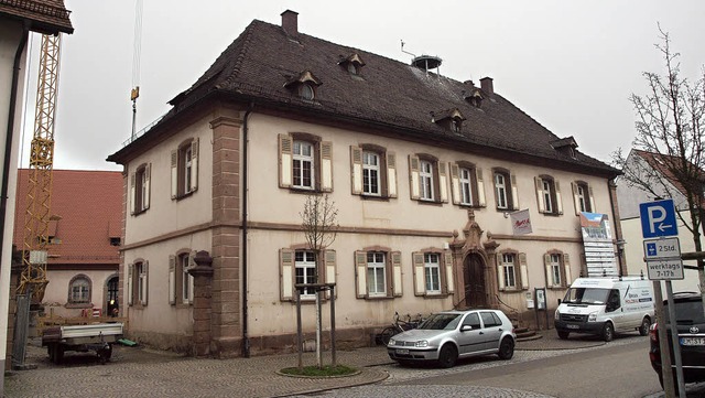 Das Dach der Alten Schule  soll neu eingedeckt werden.  | Foto: Michael Haberer