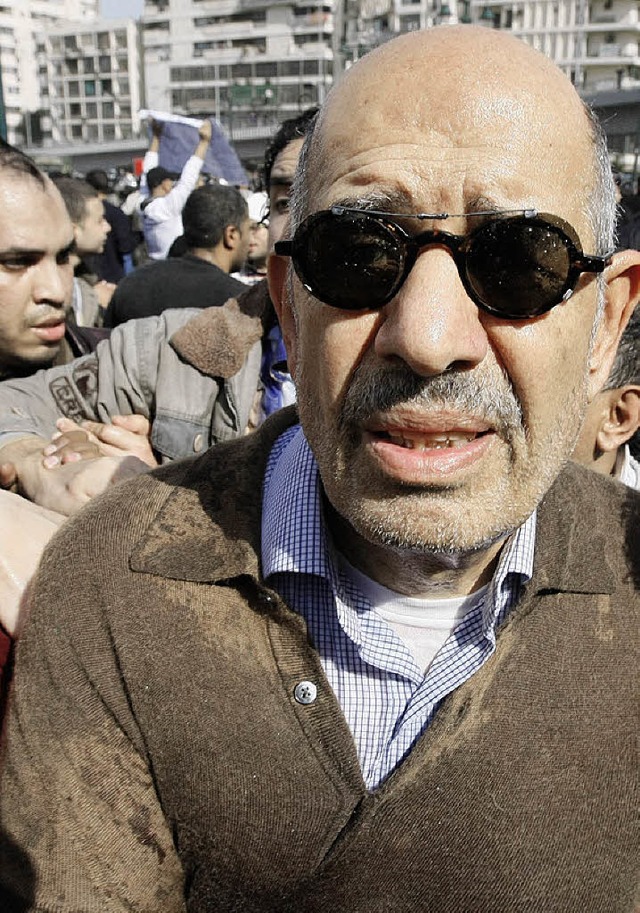 Friedensnobelpreistrger El Baradei geriet unter den Beschuss von Wasserwerfern.  | Foto: AFP