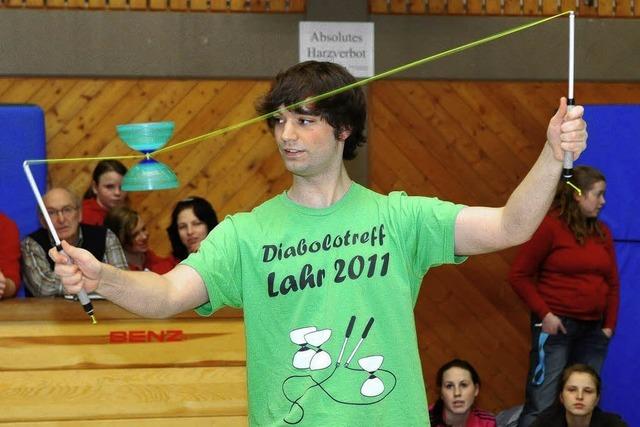 Jan Flaith lsst den Diabolo tanzen