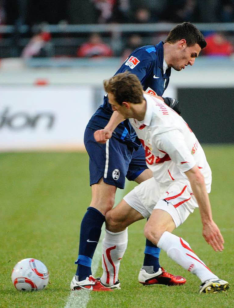 Der SC Freiburg gewinnt das hart umkmpfte Derby beim VfB Stuttgart mit 1:0.