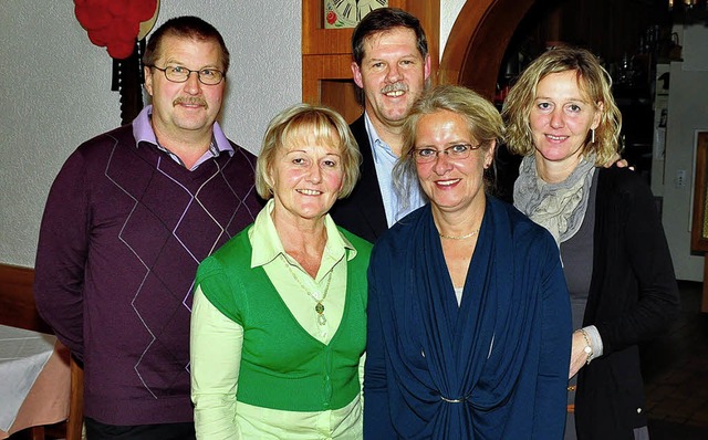 Der Tennisclub-Vorstand  (von links): ...cht mit auf dem Foto ist Anja Huber.    | Foto: Stefan Pichler