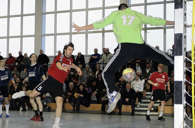 Handball 2010/2011Ringsheim vs. HSG Freiburg 2Moritz Maas  (Ringsheim #5)  | Foto: Peter Aukthun-Grmer