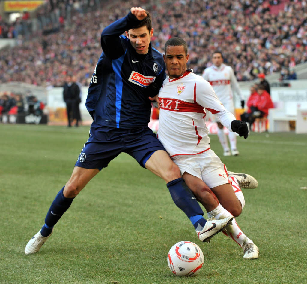 Der SC Freiburg gewinnt das hart umkmpfte Derby beim VfB Stuttgart mit 1:0.