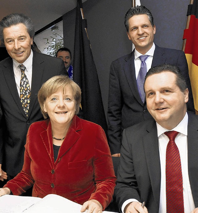 Kanzlerin Angela Merkel und Ministerpr... OB Thorsten Frei (hinten von links).   | Foto: Sigwart