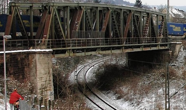 Das Gleis 4411 (unten)  wird bis im Juli in eine  Rhre verlegt.   | Foto: Frey