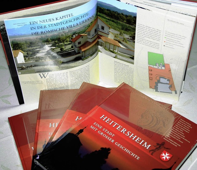 Das Buch &#8222;Heitersheim - eine Sta...e Veranstaltungsserie zum Buch geben.   | Foto: Sabine Model