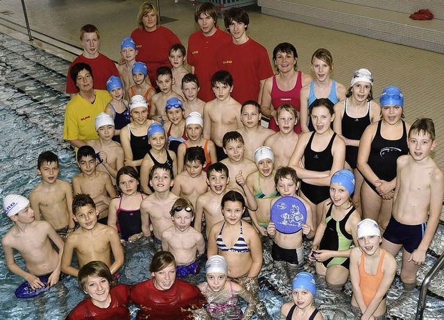 Die Schwimmausbildung ist ein Schwerpu...er rund 70 Kinder zhlenden Gruppe.     | Foto: Anlicker