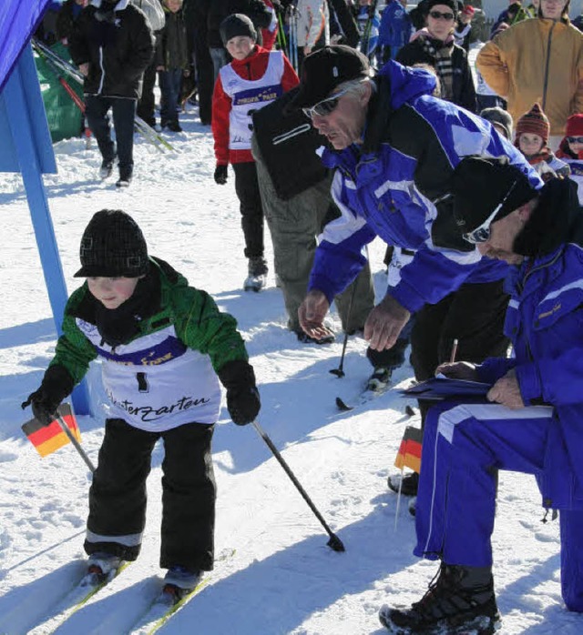 Mehr als  70 Kinder und Erwachsene im ...haften  in Hinterzarten an den Start.   | Foto: Dieter Maurer